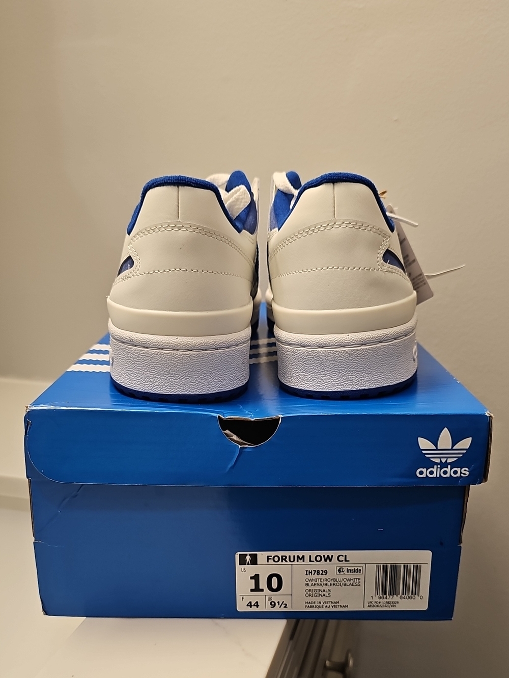 adidas Men's Core White and Royal Blue Forum Low CL Sneakers. New. - Picture 15 of 15